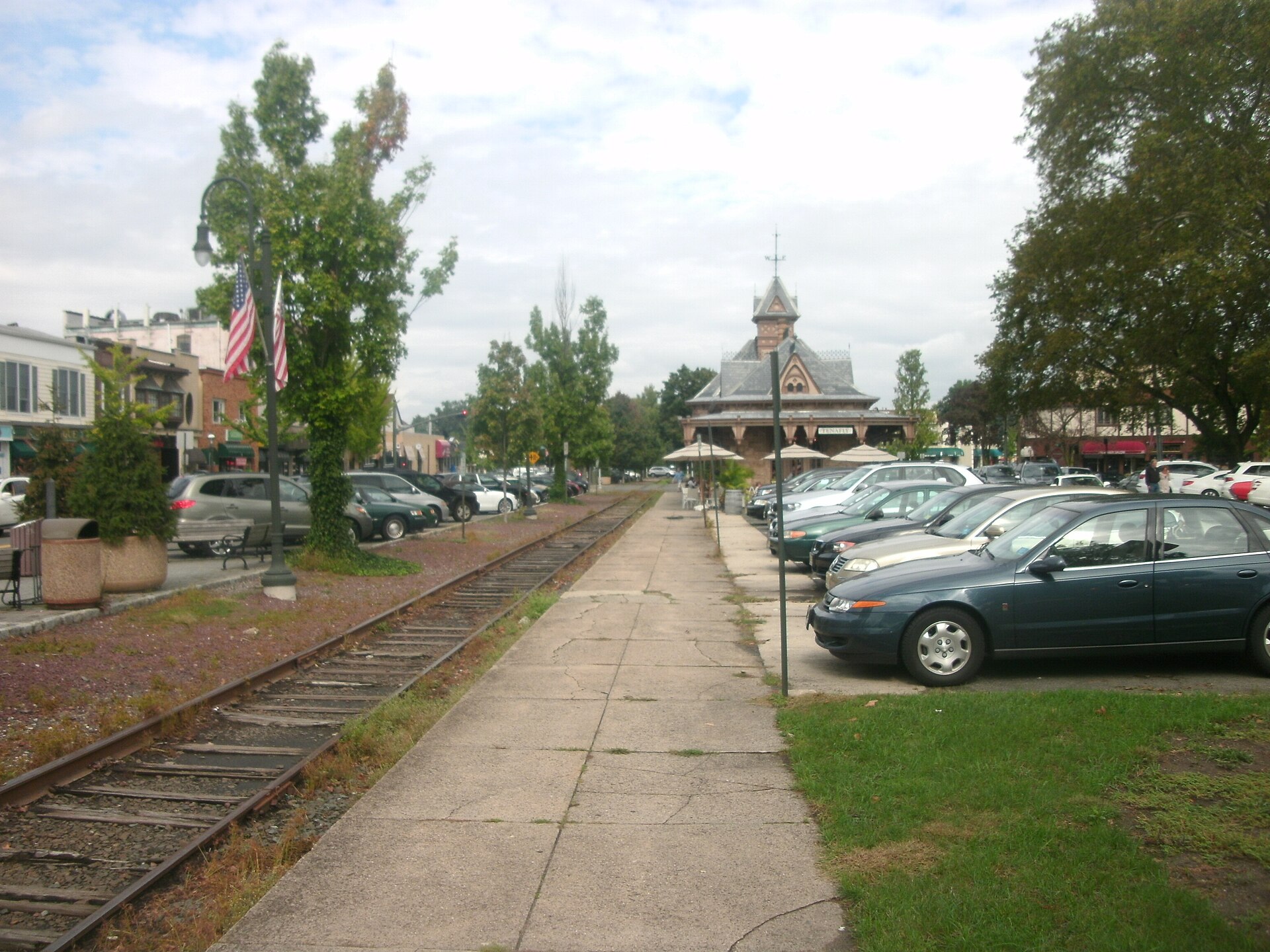 Autumn Canopy and Historic Estates: The Perfect Tenafly Day Excursion